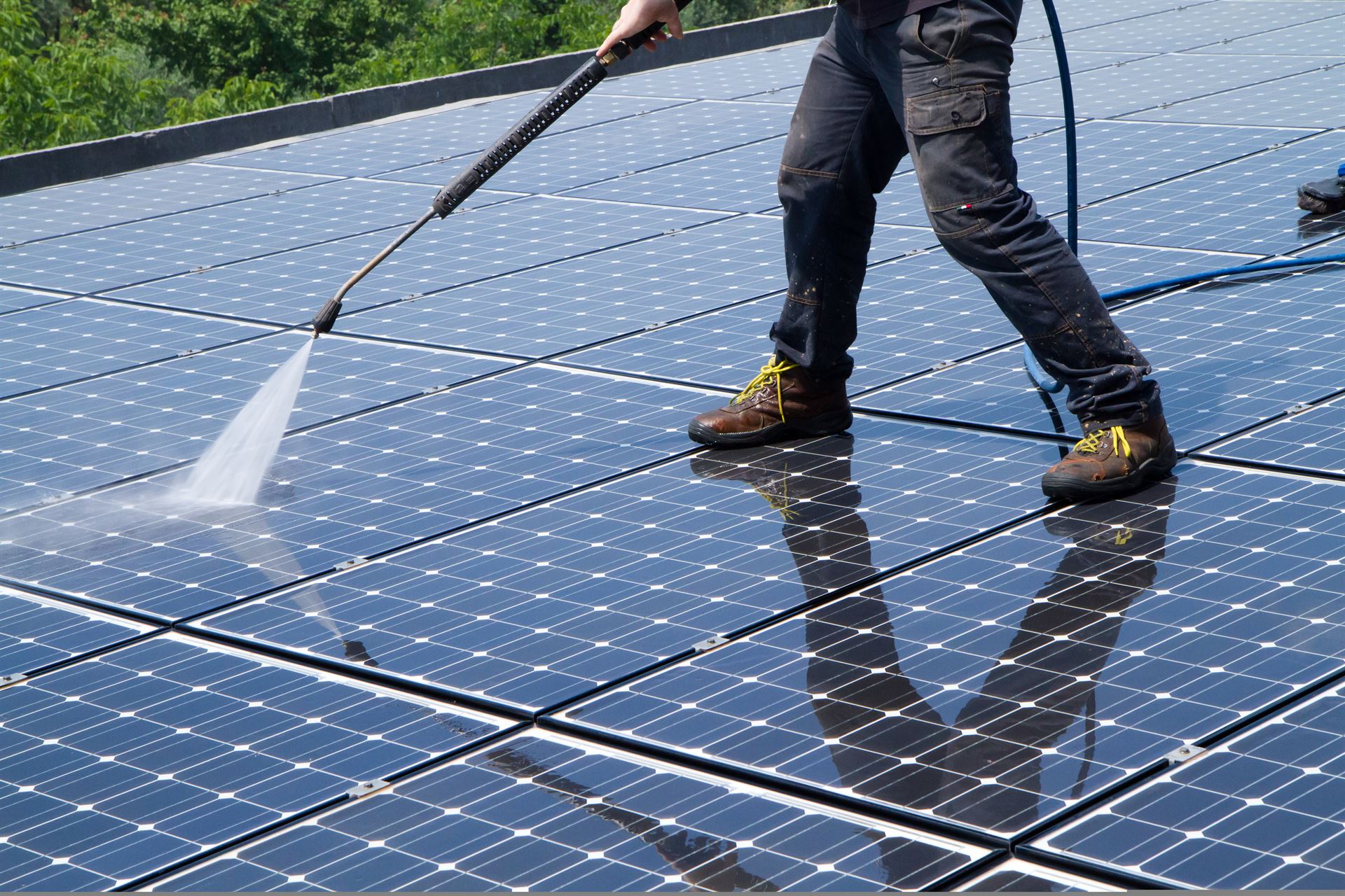 Nettoyage panneau solaire dans le Grand Est